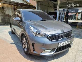 KNACB81CGHA028915 2017 KIA NIRO 1.6 PRESTIGE-0