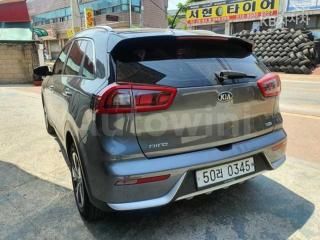 KNACB81CGHA028915 2017 KIA NIRO 1.6 PRESTIGE-4