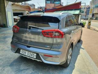 KNACB81CGHA028915 2017 KIA NIRO 1.6 PRESTIGE-5