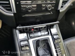 2015 PORSCHE MACAN 2.0 - 13