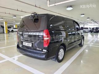 KMFWBX7KBHU882159 2017 HYUNDAI GRAND STAREX H-1 3 SEATS VAN MORDERN-3
