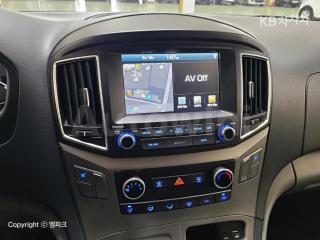 2017 HYUNDAI GRAND STAREX H-1 3 SEATS VAN MORDERN - 11