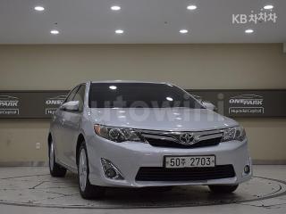 2012 TOYOTA CAMRY XLE - 2
