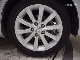 2012 TOYOTA CAMRY XLE - 17