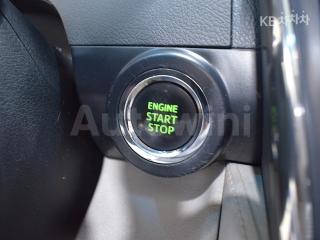 2012 TOYOTA CAMRY XLE - 19