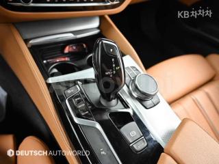 2017 BMW  5SERIES G30  530I XDRIVE M SPORT - 9