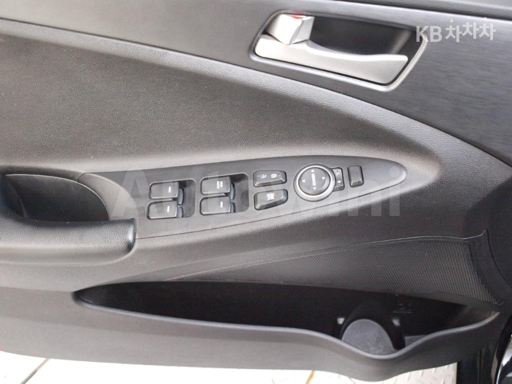 2011 HYUNDAI YF SONATA LPI LUXURY - 12