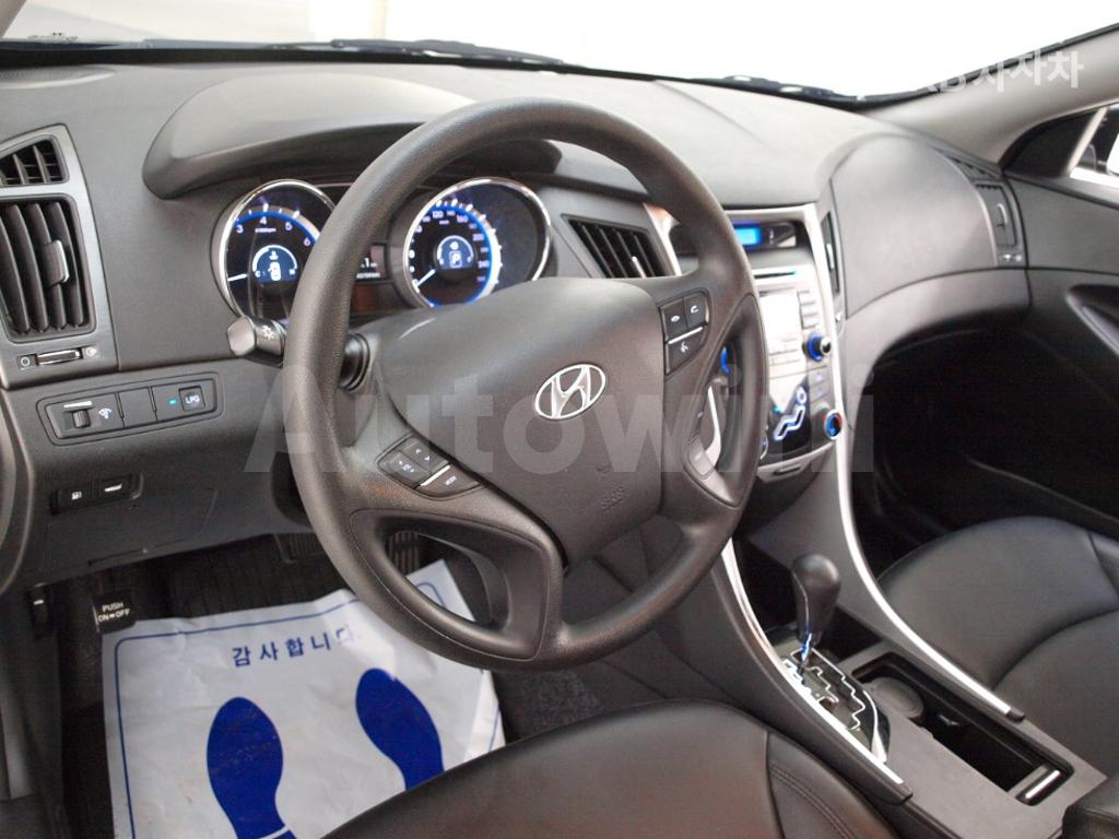 2011 HYUNDAI YF SONATA LPI LUXURY - 13