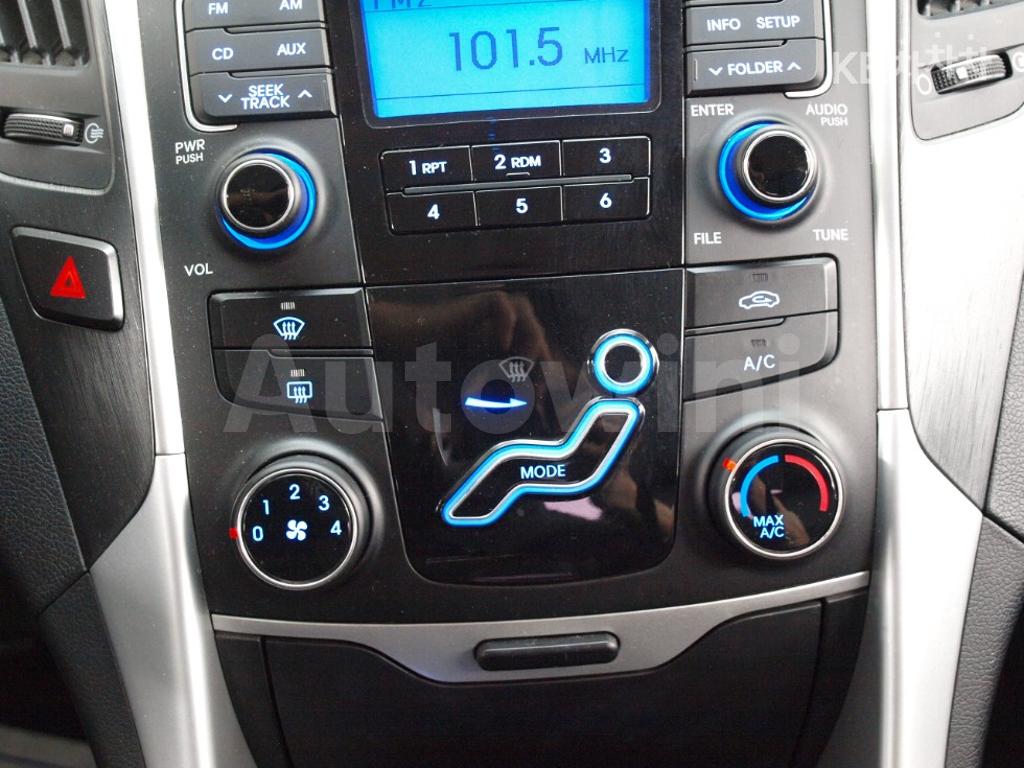 2011 HYUNDAI YF SONATA LPI LUXURY - 17