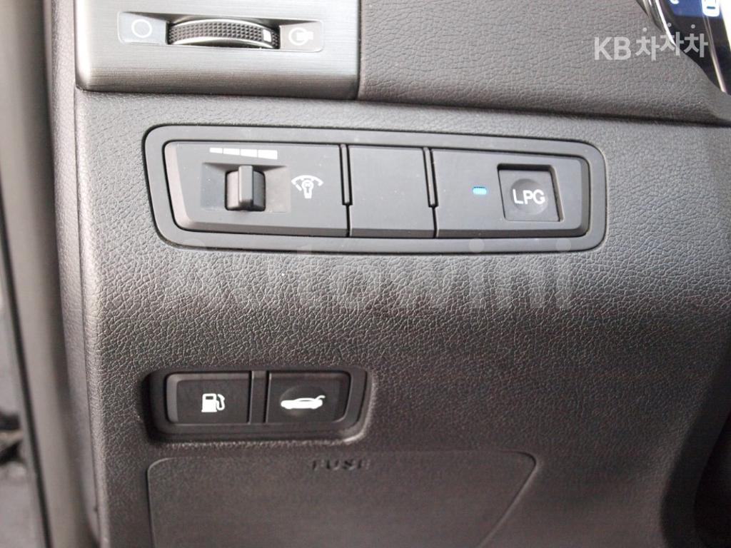 2011 HYUNDAI YF SONATA LPI LUXURY - 20