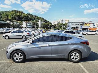KMHDG41DBGU519835 2016 HYUNDAI  AVANTE ELANTRA 1.6 GDI SMART BASIC-2