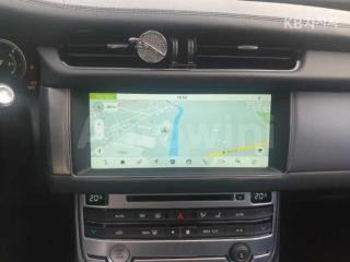 2017 JAGUAR XF 2.0D PORTFOLIO - 11