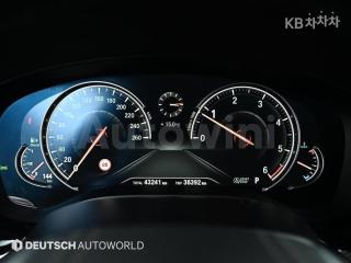 2017 BMW  5SERIES G30  520D M SPORT PLUS - 8
