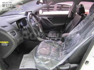2015 HYUNDAI  AVANTE ELANTRA 1.6 GDI MORDERN BASIC - 9