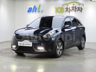 KNACB81CGHA069508 2017 KIA NIRO 1.6 PRESTIGE-0