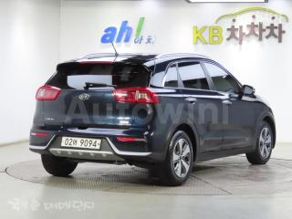 KNACB81CGHA069508 2017 KIA NIRO 1.6 PRESTIGE-3