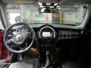 WMWXT3103J2G01320 2018 MINI COOPER 5DOORS D 1.5-5