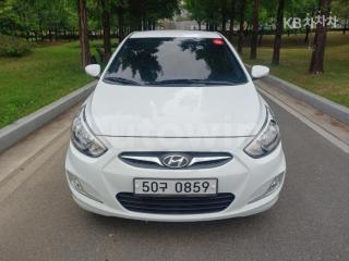 KMHCT41BEHU135699 2017 HYUNDAI ACCENT  1.4 VVT MORDERN-0