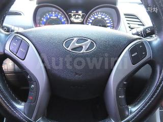 2015 HYUNDAI  AVANTE ELANTRA 1.6 GDI SMART BASIC - 18