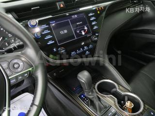 2019 TOYOTA CAMRY 2.5 HYBRID XLE - 9