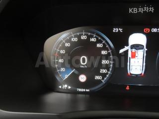 2017 VOLVO XC90 D5 MOMENTUM - 15
