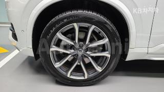 2017 VOLVO XC90 D5 MOMENTUM - 13