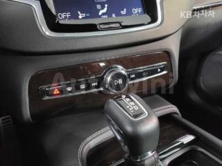 2017 VOLVO XC90 T6 INSCRIPTION - 8
