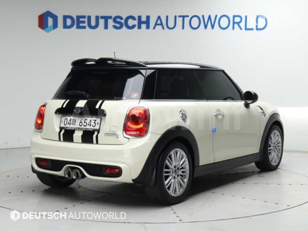 WMWXP7101JT878521 2018 MINI COOPER S 1.6 BASIC-1