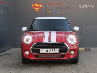 WMWXY3103JTE26854 2018 MINI COOPER D 2.0 BASIC-1