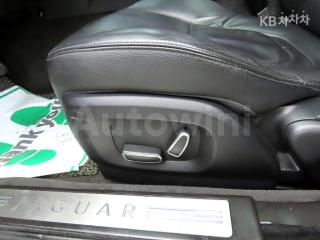 2012 JAGUAR XF 2.2D LUXURY - 9