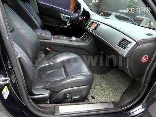 2012 JAGUAR XF 2.2D LUXURY - 10