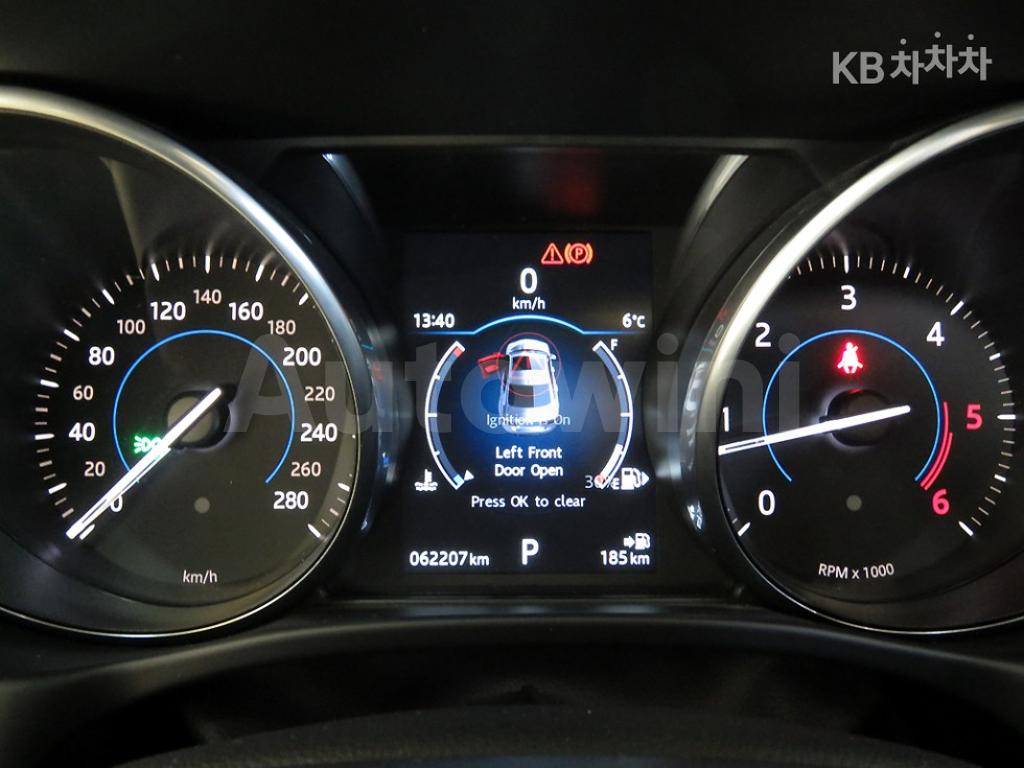 2017 JAGUAR XE 2.0 DIESEL PORTFOLIO - 9