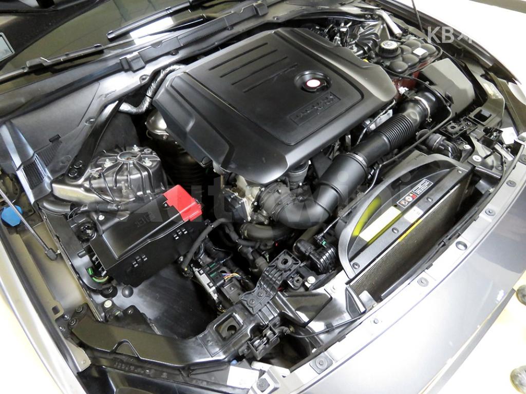2017 JAGUAR XE 2.0 DIESEL PORTFOLIO - 19