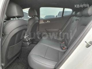 2020 KIA STINGER 2.0 TURBO 2WD PLATINUM - 9