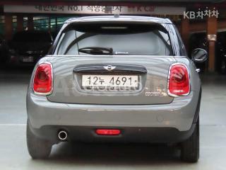 WMWXV3106JTE91965 2018 MINI COOPER D 1.5 BASIC-2