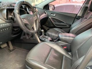 KMHSN81XBHU218443 2017 HYUNDAI MAXCRUZ DIESEL(E-VGT)2.2 2WD EXCLUSIVE 7 SEATS BASIC-4