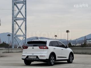 2018 KIA  NIRO 1.6 HEV PRESTIGE - 4