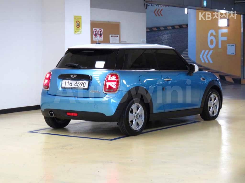 WMWXN3101J2E02079 2018 MINI COOPER D 1.5 BASIC-2