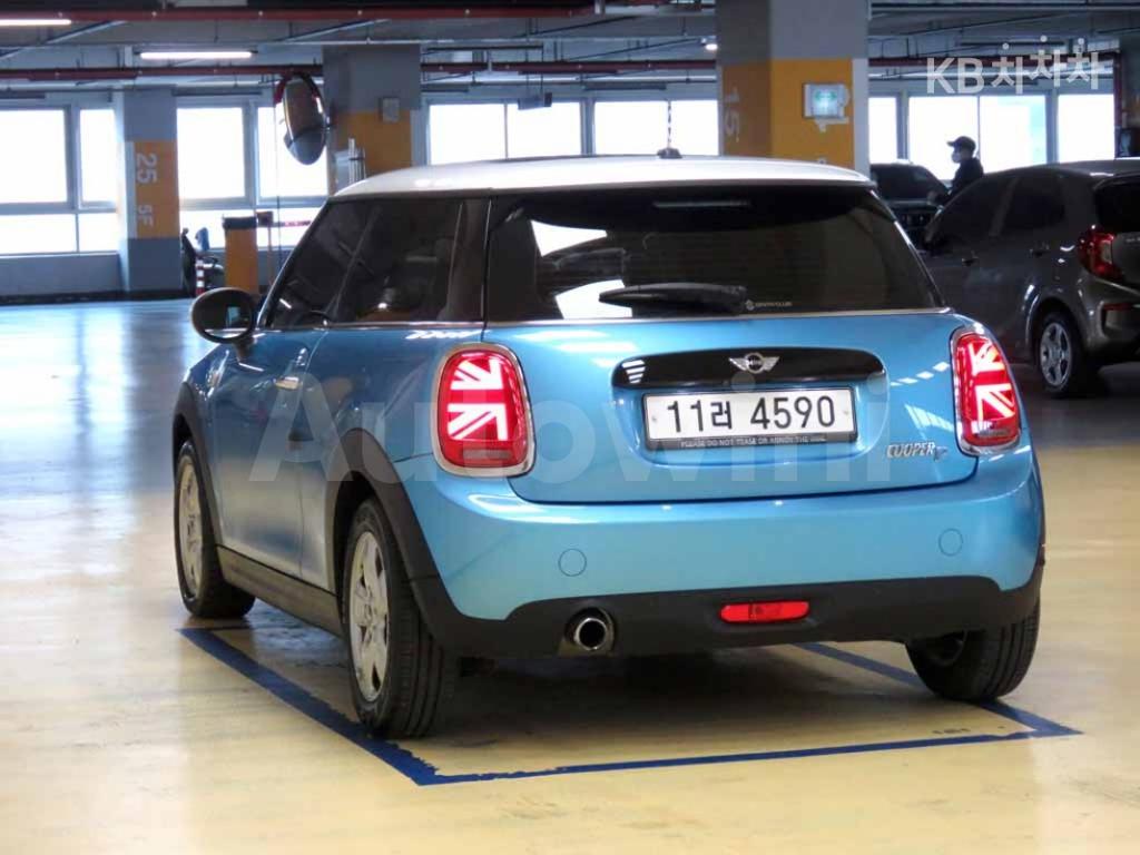 WMWXN3101J2E02079 2018 MINI COOPER D 1.5 BASIC-3
