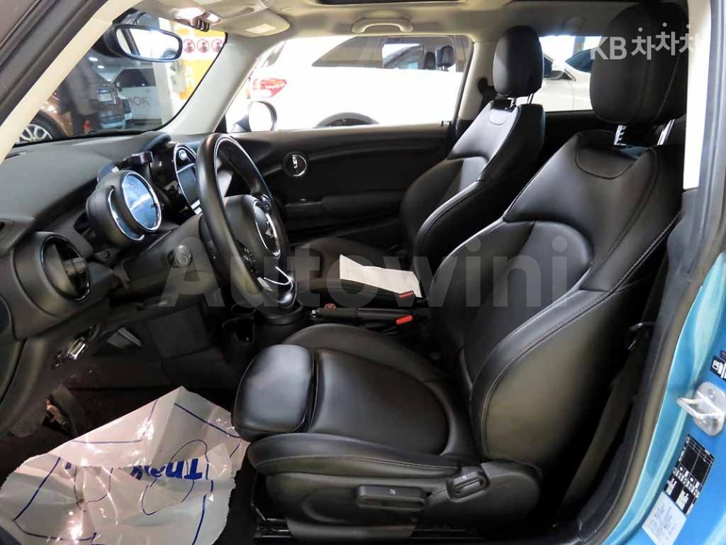 WMWXN3101J2E02079 2018 MINI COOPER D 1.5 BASIC-4