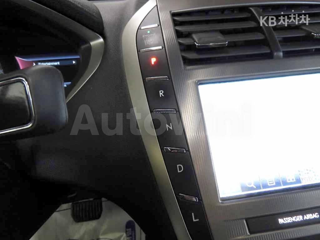 2020 LINCOLN MKZ 2.0 HYBRID 500A - 11