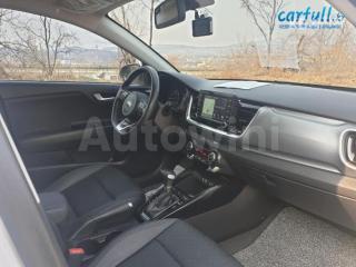 2020 KIA STONIC GASOLINE 1.4 MPI PRESTIGE - 8