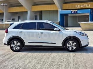 2018 KIA  NIRO 1.6 HEV PRESTIGE - 19