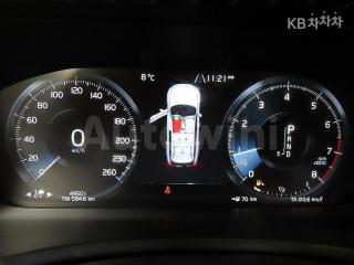 2017 VOLVO XC90 T6 INSCRIPTION - 9