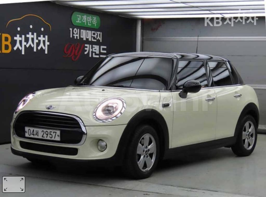 WMWXT3106J2G01263 2018 MINI COOPER D 1.5 BASIC-0
