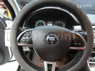 2014 JAGUAR XF 2.2D LUXURY - 8
