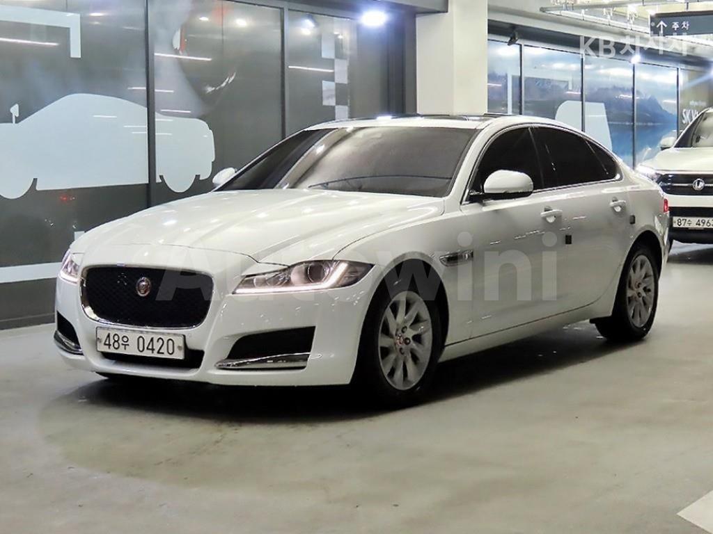 SAJBA4BN2HCY36099 2017 JAGUAR XF 2.0D PRESTIGE AWD-0