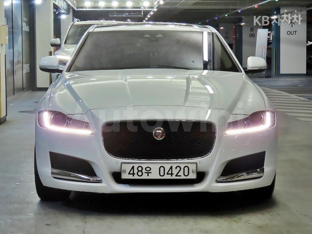 SAJBA4BN2HCY36099 2017 JAGUAR XF 2.0D PRESTIGE AWD-1