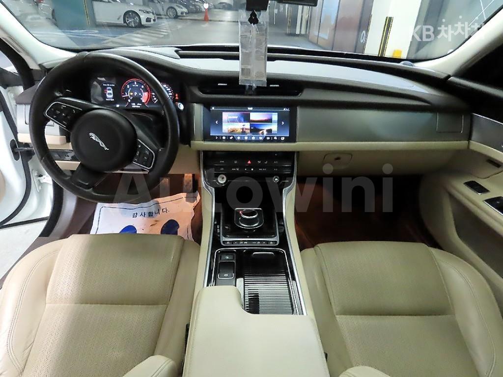 2017 JAGUAR XF 2.0D PRESTIGE AWD - 10