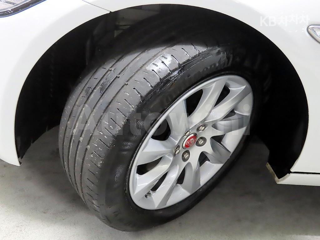 2017 JAGUAR XF 2.0D PRESTIGE AWD - 20